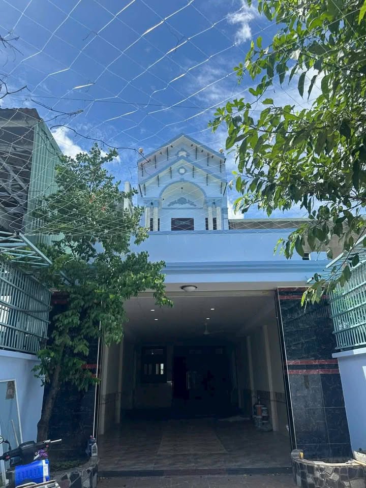 Nhà mặt tiền Thạnh Lộc 41, Q12, 360m² giá 28 triệu - Thích hợp mở văn phòng, cửa hàng!