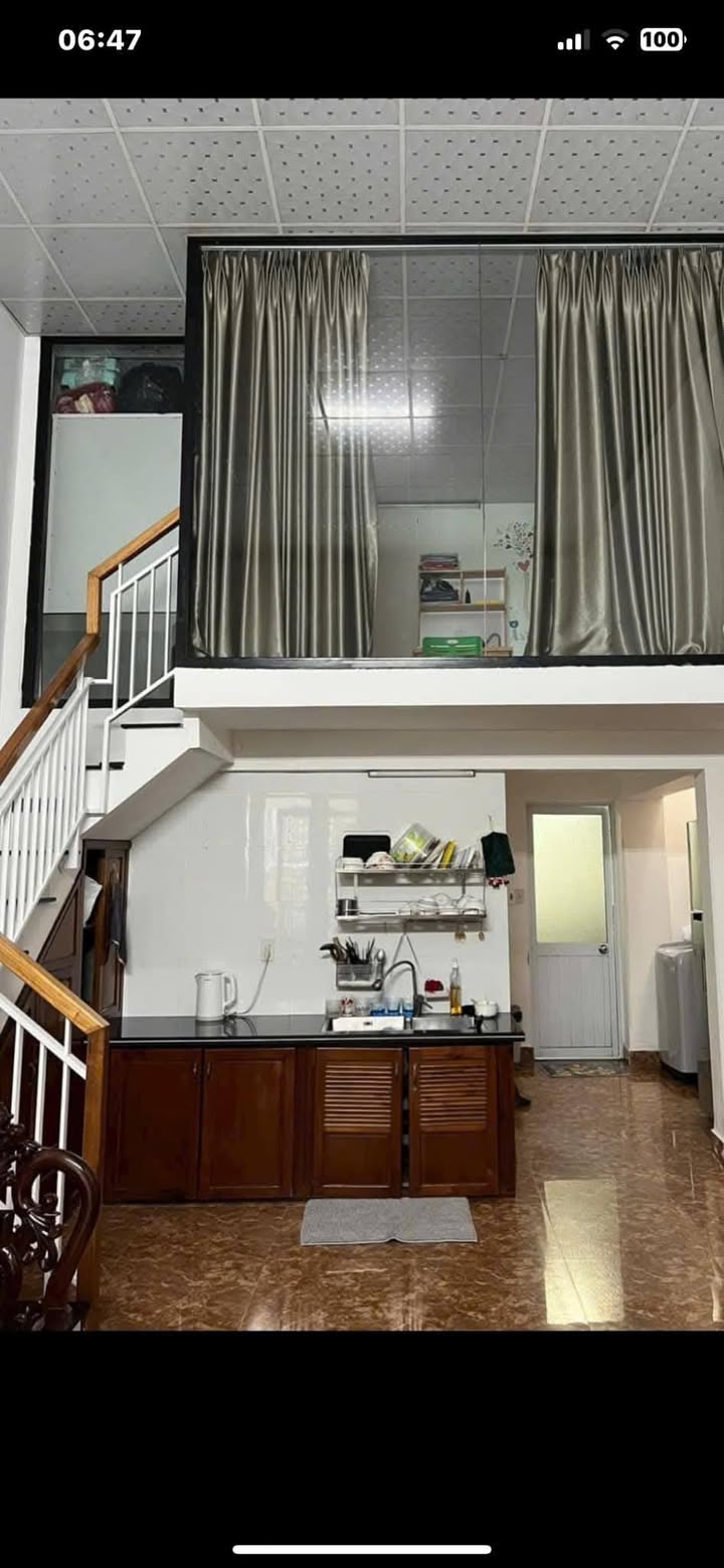 Nhà gác lửng đường Lê Huân, phường Phú Xuân, 75.8m² - Khu vực an ninh, gần kinh thành!