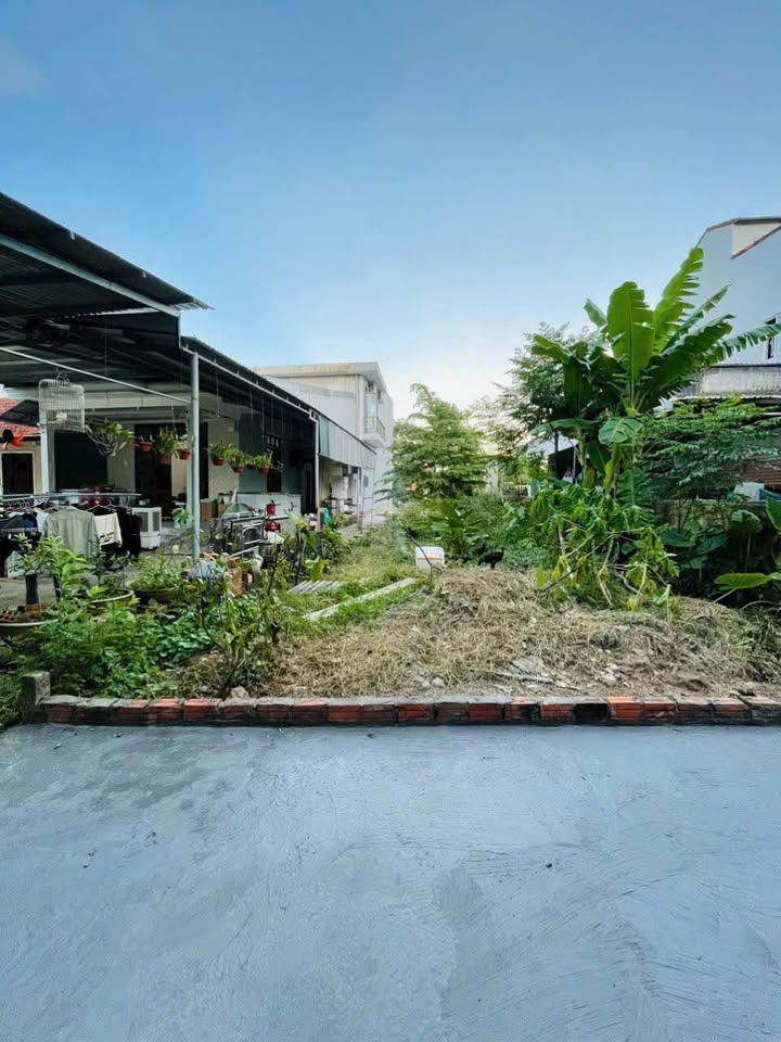 Đất kiệt ô tô Hoàng Quốc Việt, TP Huế 83,9m² giá 2,15 tỷ - Vị trí đắc địa gần chợ và trường học!