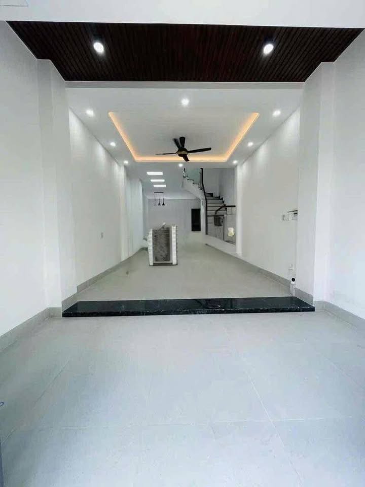 Nhà cho thuê tại Thủ Đức 60m² giá 13 triệu - Nội thất đầy đủ, hẻm xe hơi