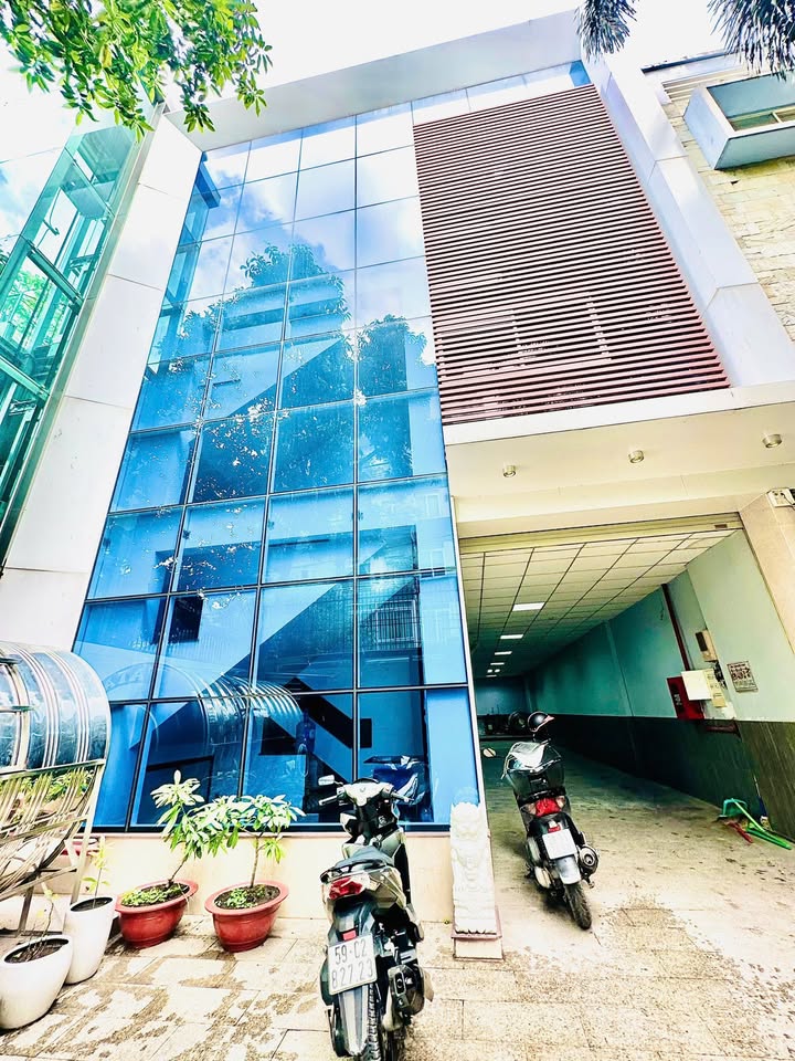 Nhà mặt tiền cho thuê đường Hoàng Diệu - Nguyễn Văn Trỗi 250m² - Thiết kế hiện đại, tiện ích đầy đủ!