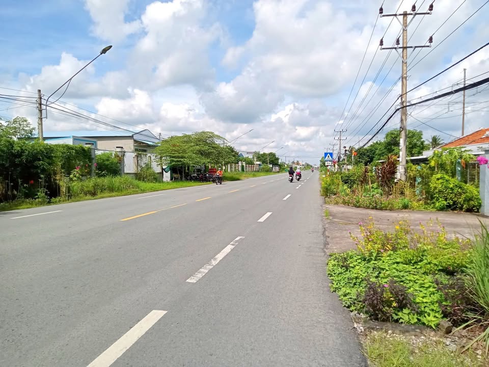 Nhà vườn Gò Công Tây 364m² giá 3 tỷ - Khu vực đông dân cư, kinh doanh thuận lợi!