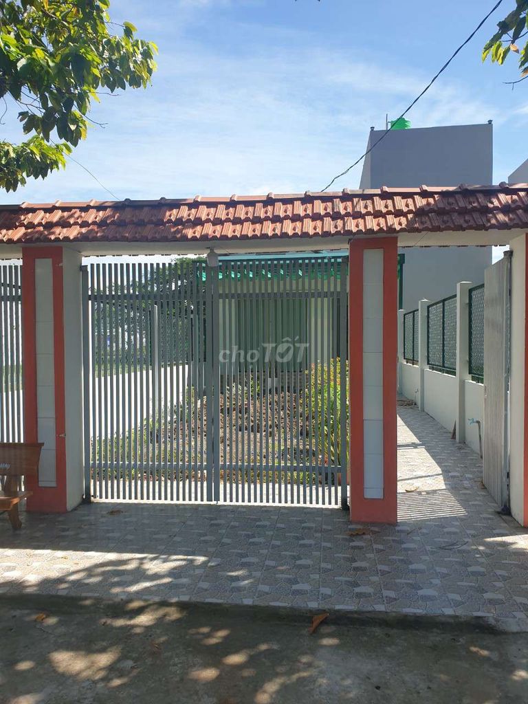 Nhà sân vườn Bến Lức 124m² giá 4.5 tỷ - Không gian sống lý tưởng cho gia đình!