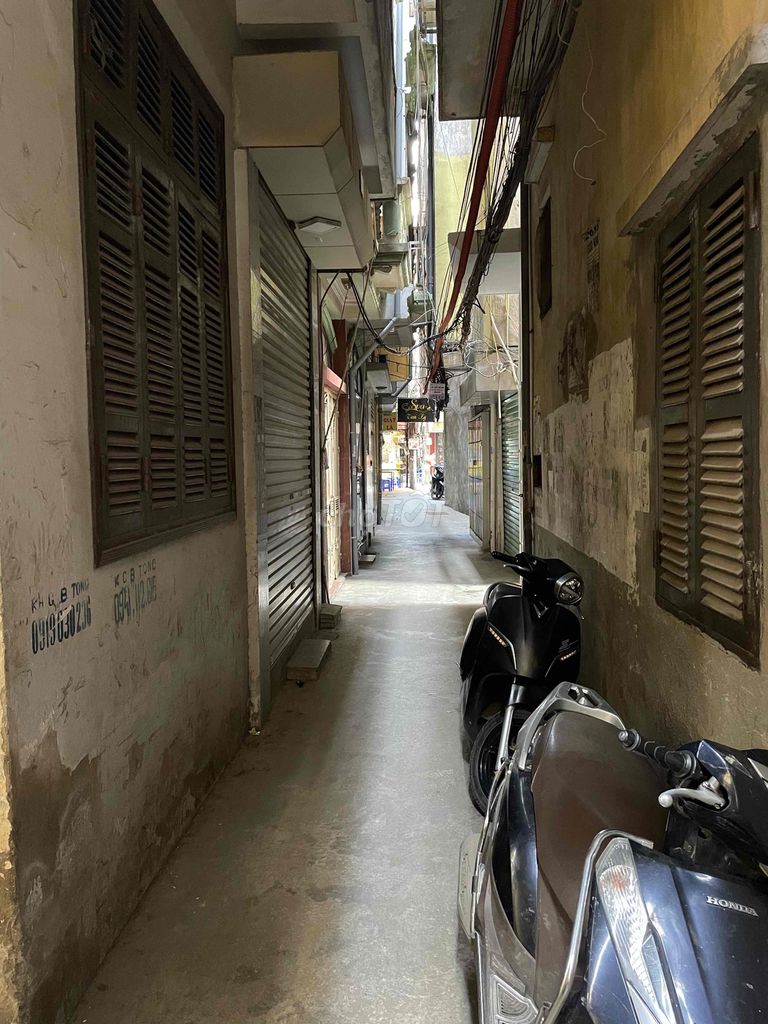 Bán nhà 3 tầng tại ngõ 252/15 phố Tây Sơn - Đống Đa, 28m² giá 5.9 tỷ - Không gian sống lý tưởng!