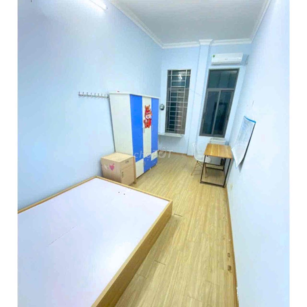 Phòng cho thuê tại Quốc Tử Giám 25m² chỉ 320k - Ưu tiên nữ, tầng 2 thoáng đãng!