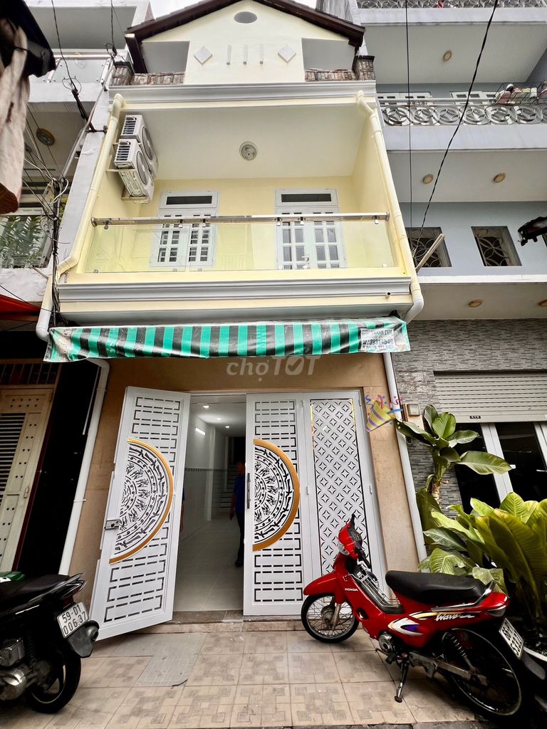 Nhà nguyên căn cho thuê quận Tân Bình 96m² - Sạch đẹp, thoáng mát!