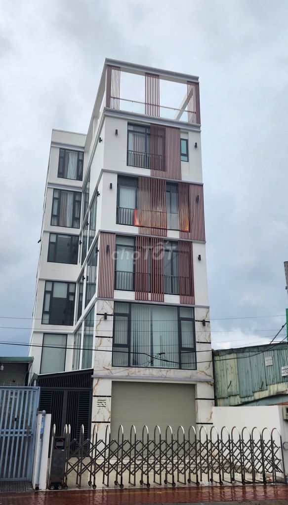 Nhà mặt phố Quốc lộ 13, Hiệp Bình Phước 192m² giá 70 triệu - Kết cấu 5 tầng có thang máy