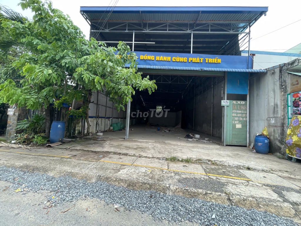 Nhà xưởng cho thuê 550m² mặt tiền đường 38, Vĩnh Phú, Thuận An - Vị trí đắc địa cho kinh doanh!