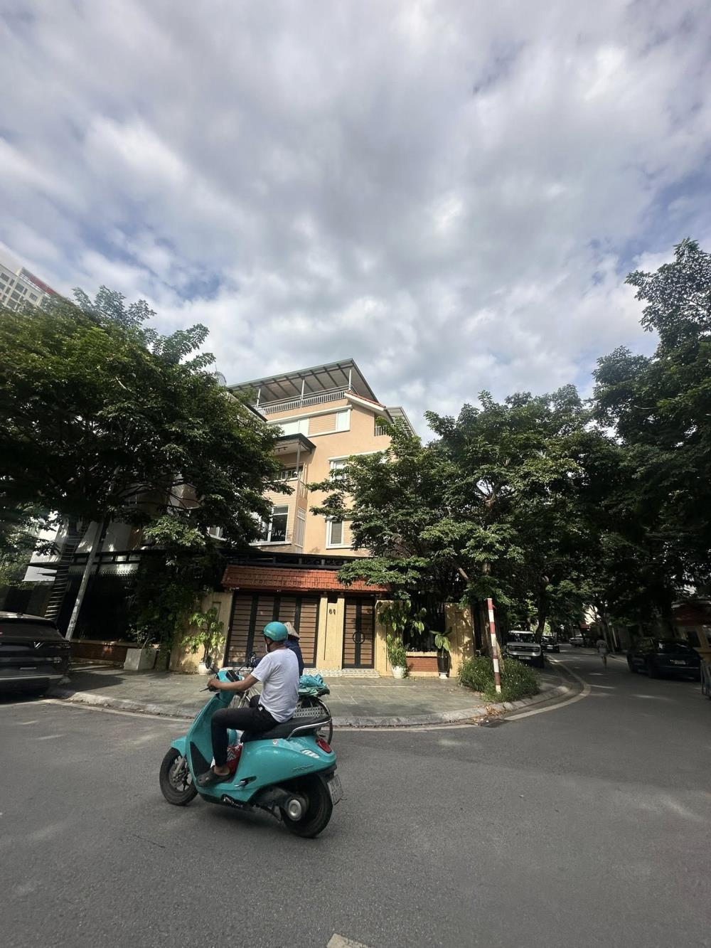 Biệt thự Đỗ Quang Cầu Giấy 145m² giá 40.8 tỷ - Kinh doanh sầm uất, ô tô tránh