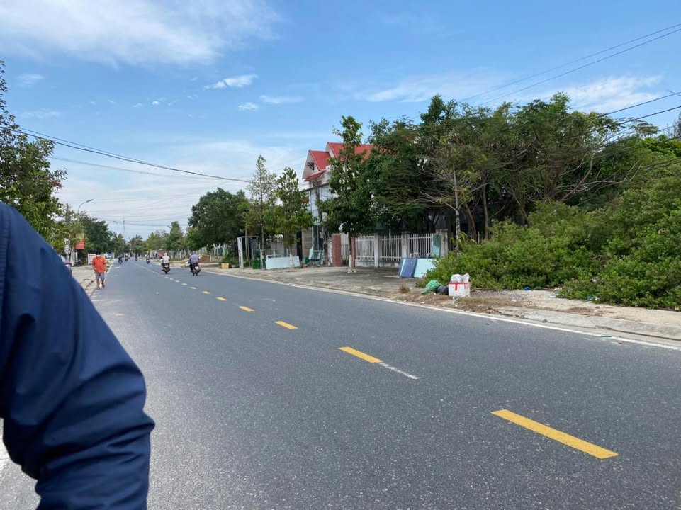 FrontHouse Mặt Tiền Nguyễn Du Cam Ranh 540m² chỉ 8 tỷ - Cơ hội đầu tư hấp dẫn!