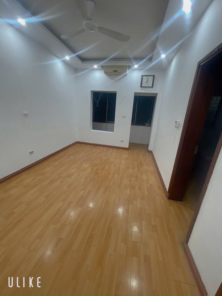 Nhà cho thuê 2 tầng ngõ 106 Hoàng Quốc Việt 140m² giá 12 triệu - Thiết kế mới tinh, vào ở ngay!