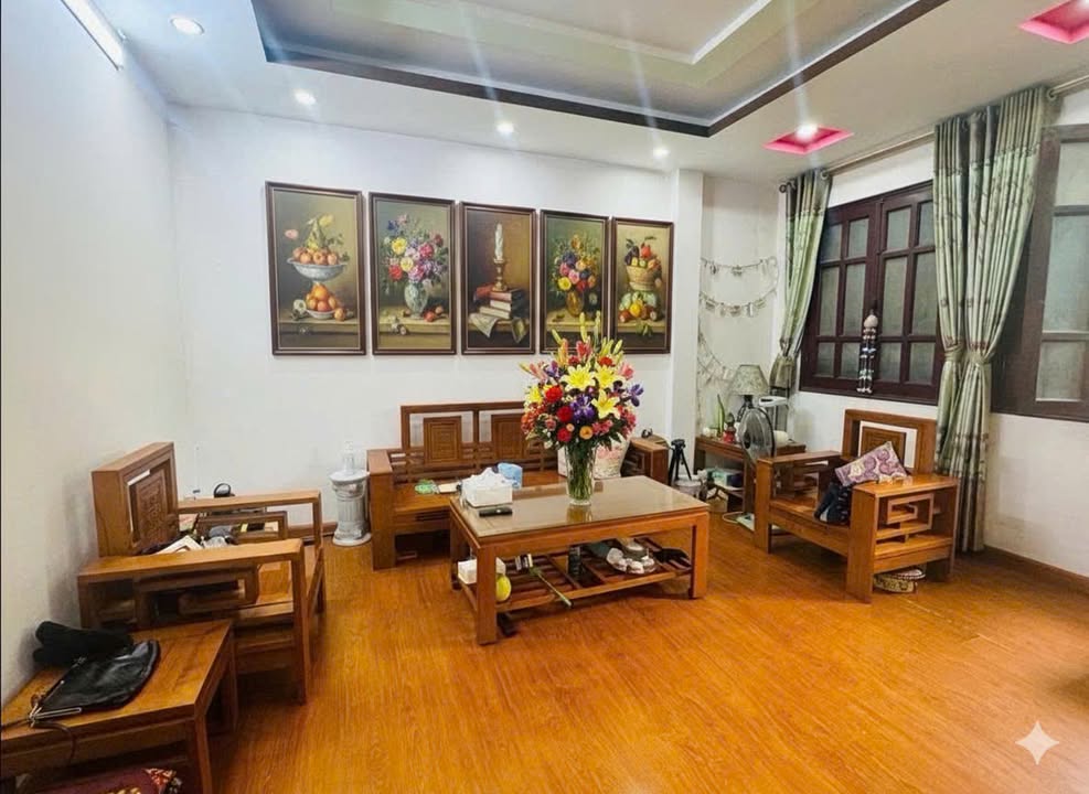 Bán nhà 6 tầng Mai Dịch, Cầu Giấy 41m² giá 9 tỷ - Đẹp ở ngay, tiện ích quanh!