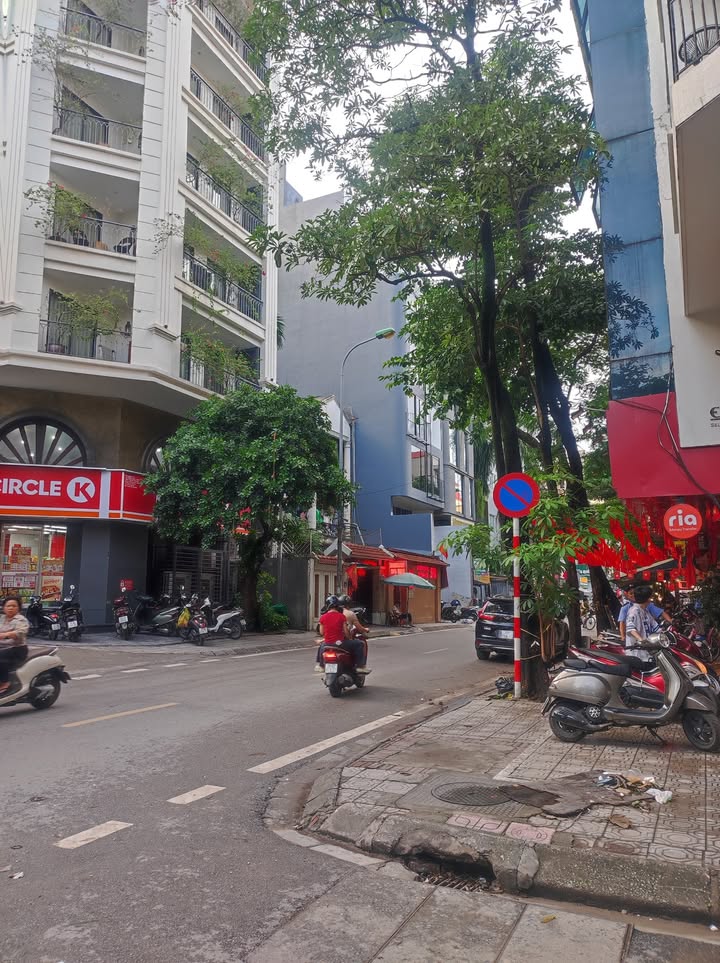 Bán nhà mặt phố Linh Lang, quận Ba Đình, diện tích 86m² - Kinh doanh đỉnh cao!