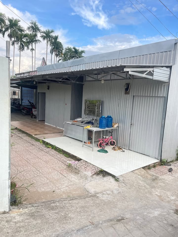 Nhà nguyên căn 40m² phường Cái Vồn, giá chỉ 1.5 triệu/tháng - Diện tích rộng rãi, thoải mái!