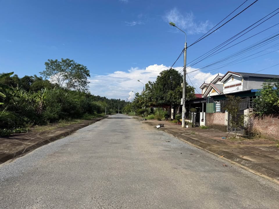 Đất mặt tiền 15m tại Đồng Tuyển, Lào Cai 300m² giá 2.7 tỷ - Đầu tư lý tưởng!