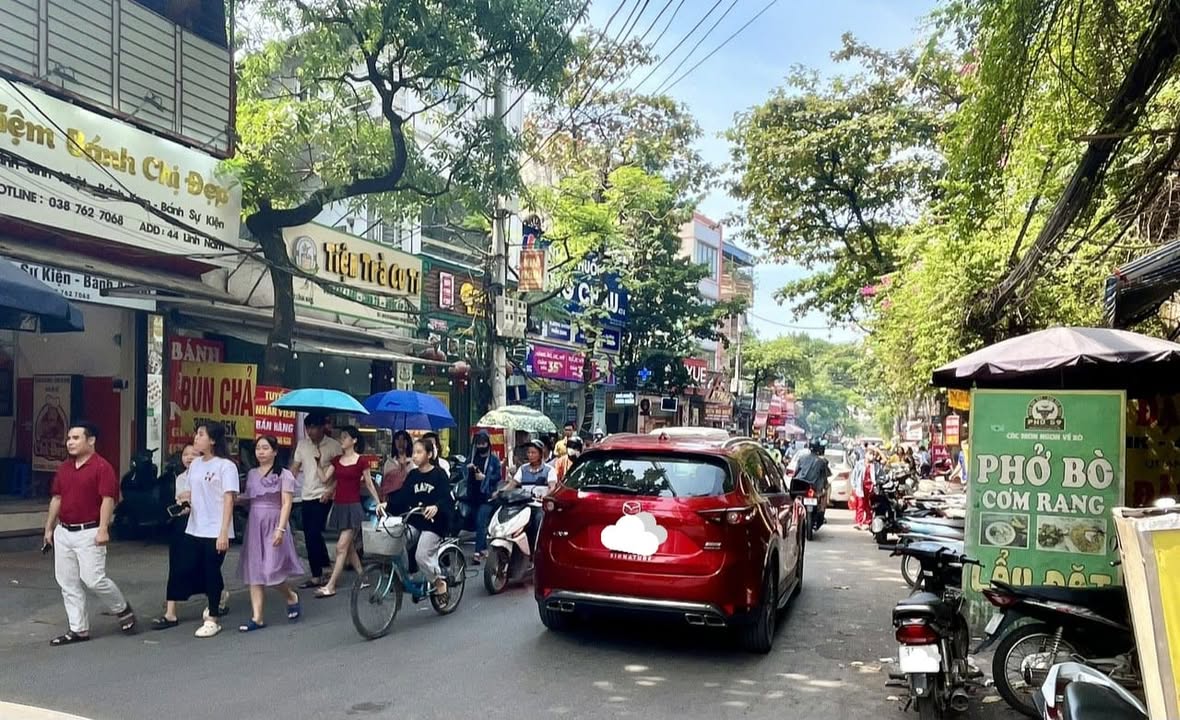 Nhà 5 tầng phố Lĩnh Nam 40m² giá thương lượng - Kinh doanh sầm uất, ô tô tránh nhau!