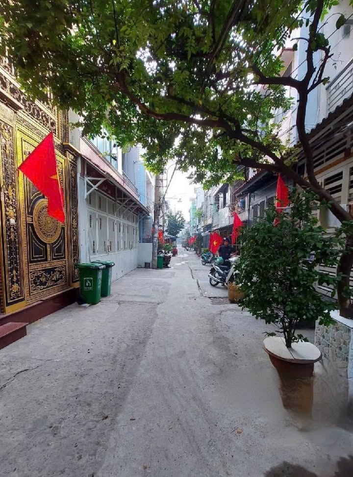 Đất Lạc Long Quân Q11 41m² giá 5 tỷ - Tiện xây mới ngay!