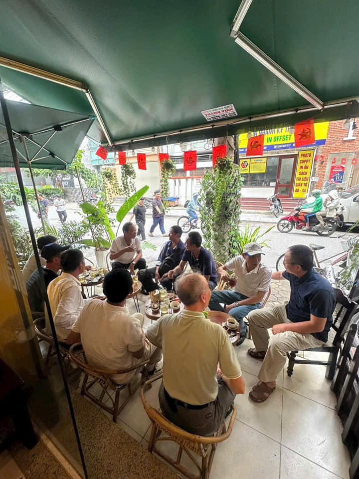 Quán cà phê Nguyễn Chí Thanh 35m² giá thuê 14 triệu - Sang nhượng full đồ ngay lập tức!