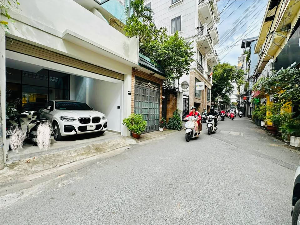 Nhà phố Hoàng Văn Thụ 72m² giá 21 tỷ - Thiết kế hiện đại, thang máy