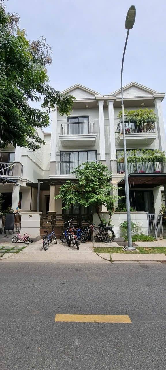 Căn hộ cho thuê quận 7 - 4 phòng ngủ, 4 WC giá 30 triệu - Full nội thất sang trọng!