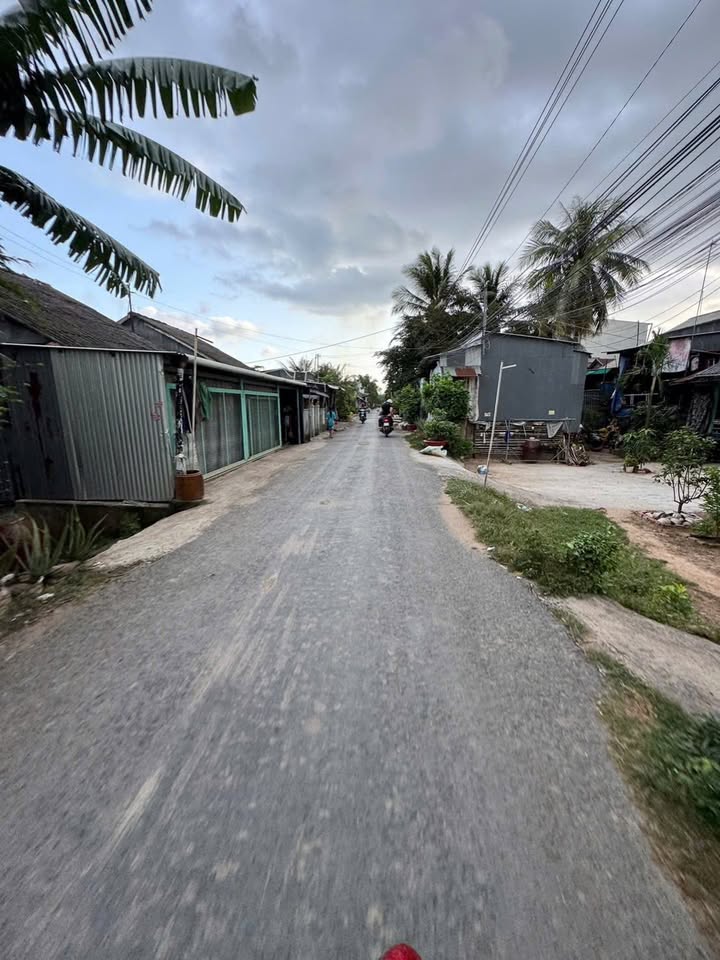 Bán đất mặt tiền đường Nguyễn Thị Định, xã Long An 107m² - Sổ đỏ chính chủ, giá tốt!