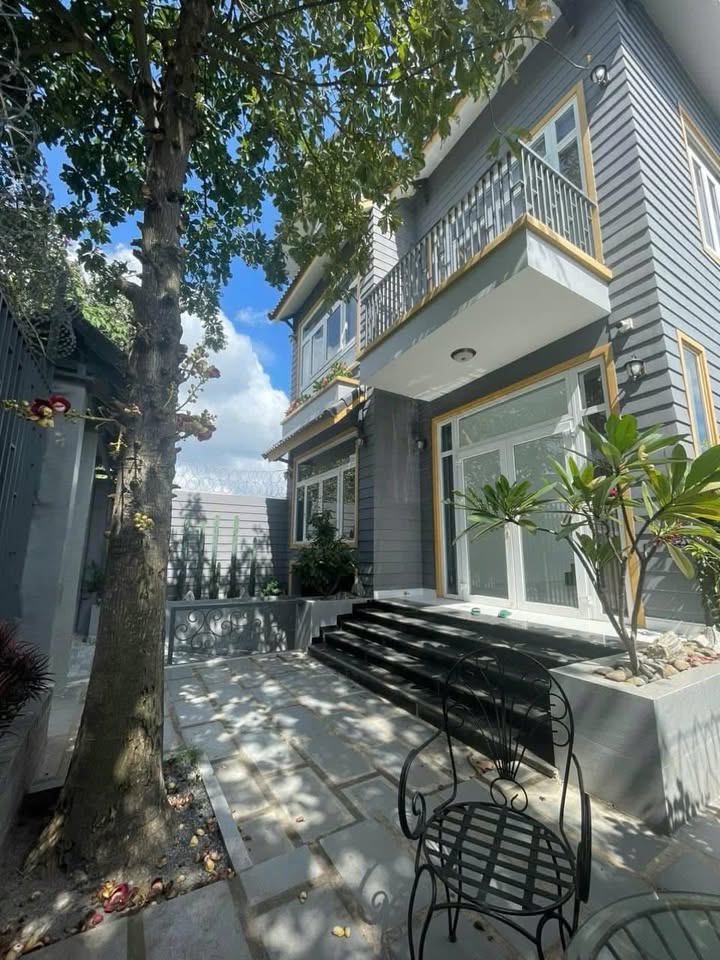 Biệt thự đẹp khu Kiến Á, Phước Long B, 200m² giá 25.8 tỷ - Chính chủ bán gấp!