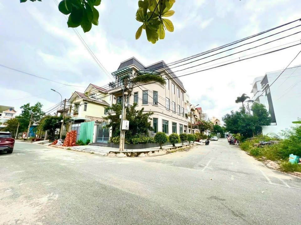 Đất nền Thủ Đức 126m² giá 16.5 tỷ - View sông thoáng mát