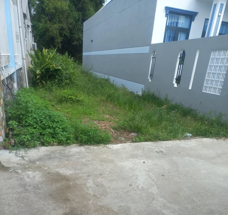 Đất nền Phú Hưng, Bến Tre 115m² giá 685 triệu - Gần trường học