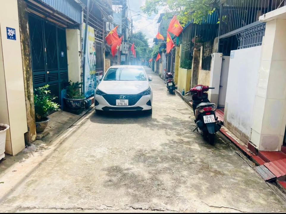 Đất Hạ Long 72m² giá 2.5 tỷ - Ô tô đỗ cửa, gần chợ và trường học!