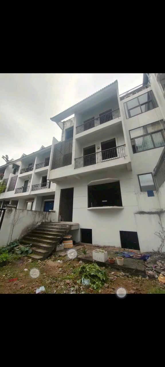 Bán gấp nhà mặt phố Mạc Thái Tông, Cầu Giấy, 161m² giá 50 tỷ - Thiết kế hiện đại, 3 mặt thoáng!