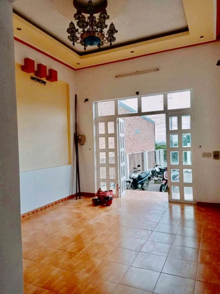 Nhà cho thuê mặt tiền Phạm Văn Đồng, Bảo Lộc 3PN giá 2.5 triệu - Tiện nghi đầy đủ!