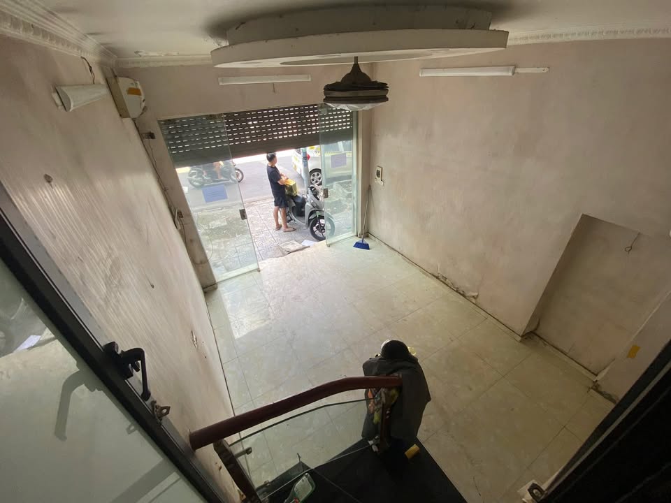 Mặt bằng cho thuê tại Lạc Trung, Hai Bà Trưng 25m² giá 9 triệu - Vị trí đắc địa, đông người qua lại!