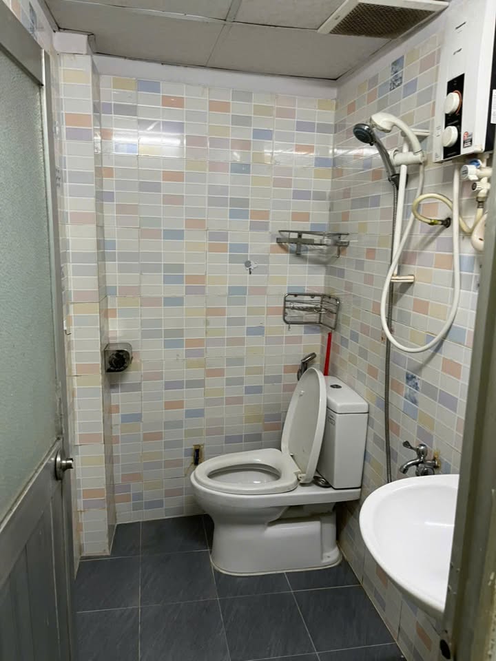 Nhà nguyên căn cho thuê hẻm xe hơi đường Trần Hưng Đạo, Tân Phú, 52m² - Nhà mới đẹp