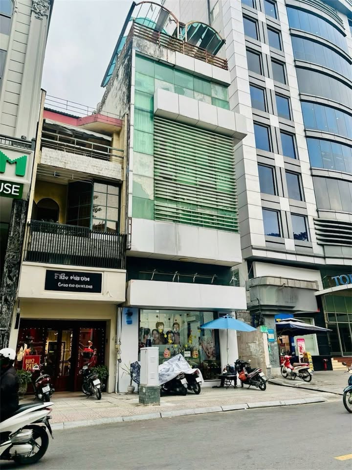 Nhà mặt tiền cho thuê tại Phó Đức Chính, Quận 1 - Diện tích 115m², vị trí đắc địa cho kinh doanh!
