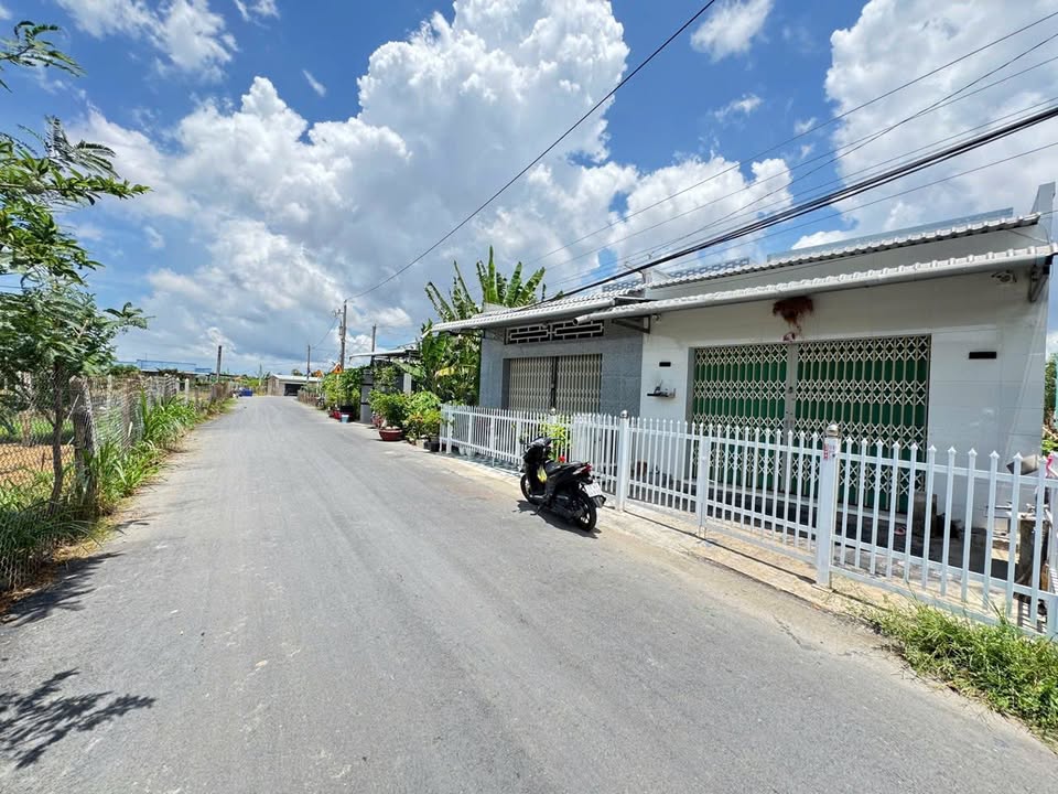 Nhà mặt tiền đường nhựa Phường Long Thuận Gò Công 180m² giá 1.45 tỷ - Vị trí đắc địa thuận tiện!