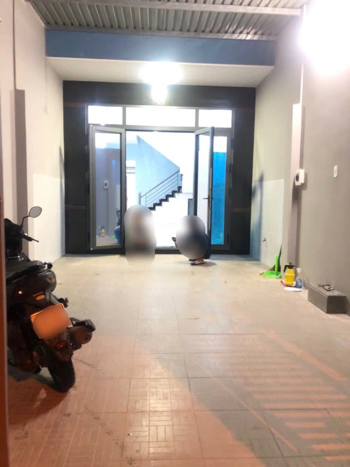 Nhà mặt tiền Võ Văn Hát, Long Trường, Quận 9, Diện tích 160m² - Thích hợp kinh doanh và ở gia đình!