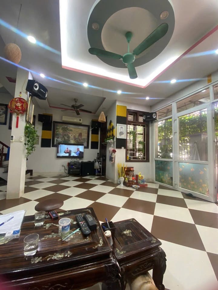 Biệt thự sân vườn Ngõ 24 Lý Sơn 70m² giá 10 tỷ - Vị trí đẹp, view thoáng