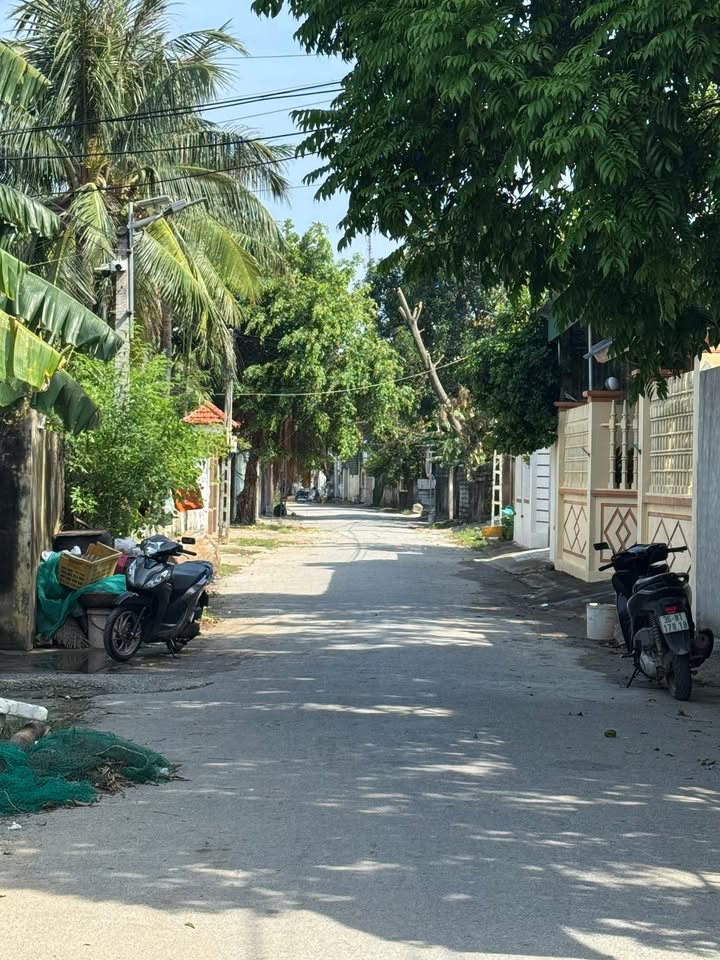 Nhà cấp 4 tại Quảng Cư, Sầm Sơn 110m² chỉ 1.1 tỷ - Ô tô tránh nhau thoải mái!