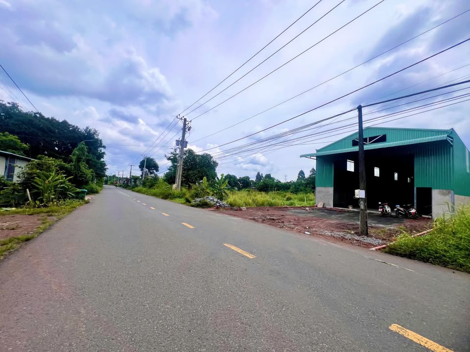 Kho cho thuê mặt đường Suối Chồn, 530m² chỉ 22 triệu/tháng - Phù hợp kinh doanh!