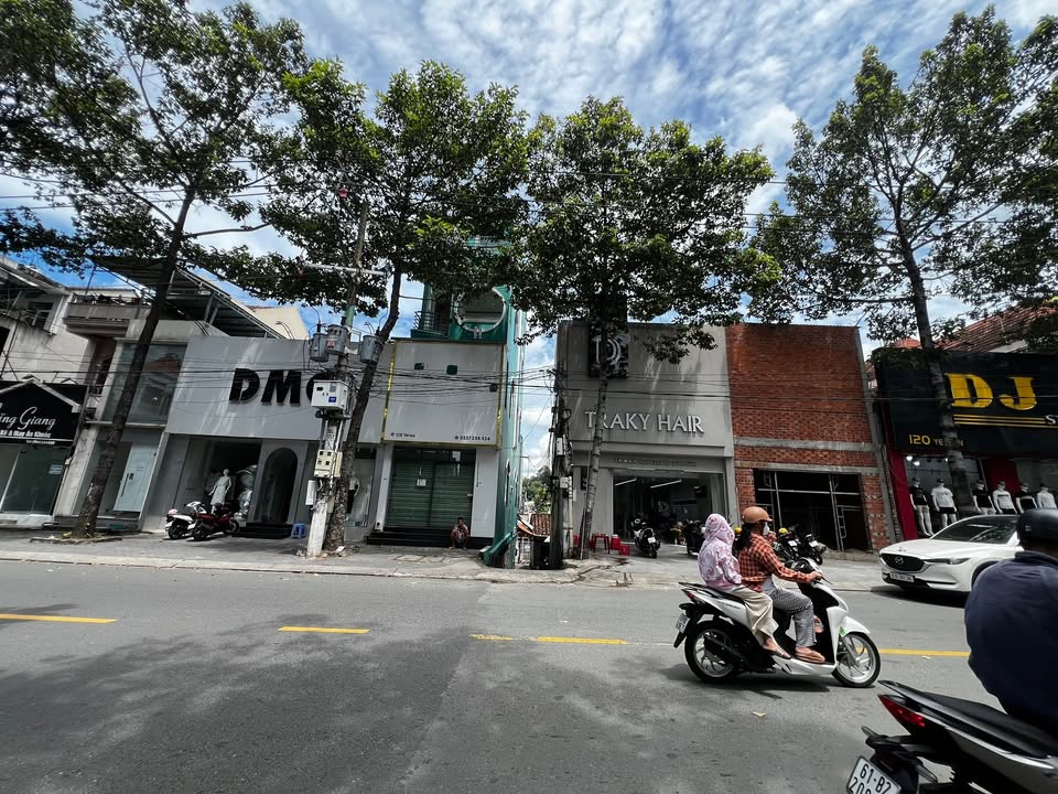 Nhà cấp 4 gác lửng hẻm Yersin, Thủ Dầu Một 73,5m² giá 1,85 tỷ - Chính chủ bán gấp!