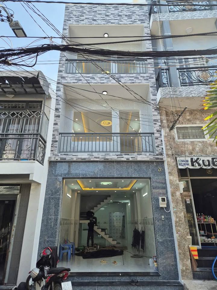 Nhà hẻm xe hơi Trần Thủ Độ, Tân Phú 64m² giá 6.35 tỷ - Chính chủ, mới đẹp giao ngay!