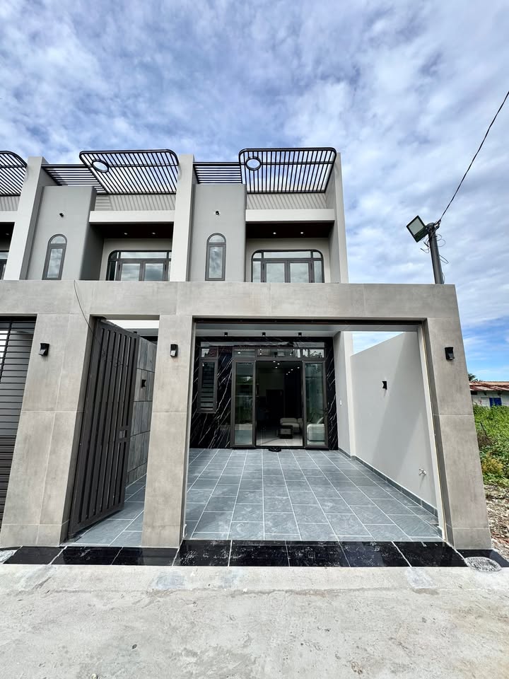 Nhà mới xây Khu phố Bình Tạo, Mỹ Tho 98m² giá 2.5 tỷ - Gần trường chuyên Tiền Giang!