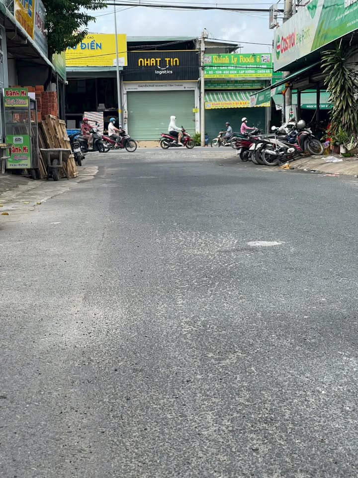 Nhà mặt tiền Tô Ký quận 12 52m² giá 2.4 tỷ - Chính chủ bán bớt lộc!