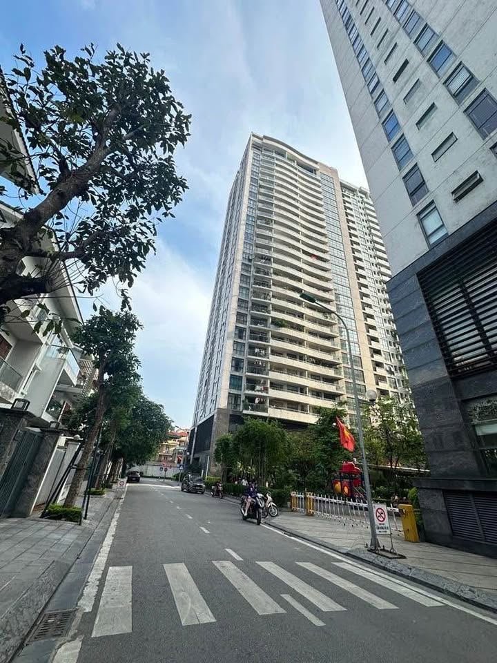 Căn hộ cao cấp Tràng An Complex Cầu Giấy 93m² giá 12 tỷ - Sổ đỏ chính chủ, giao dịch ngay!