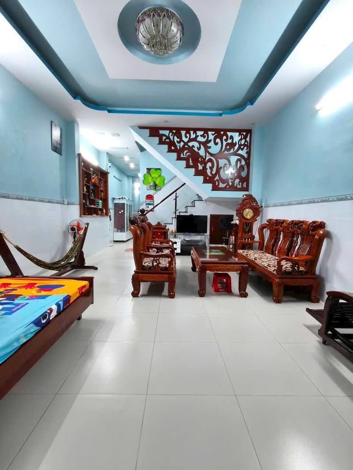 Nhà 1 Trệt 1 Lầu KDC Hoàng Phát, Bạc Liêu 125m² giá 2.6 tỷ - Thiết kế hiện đại, tặng nội thất cao cấp!