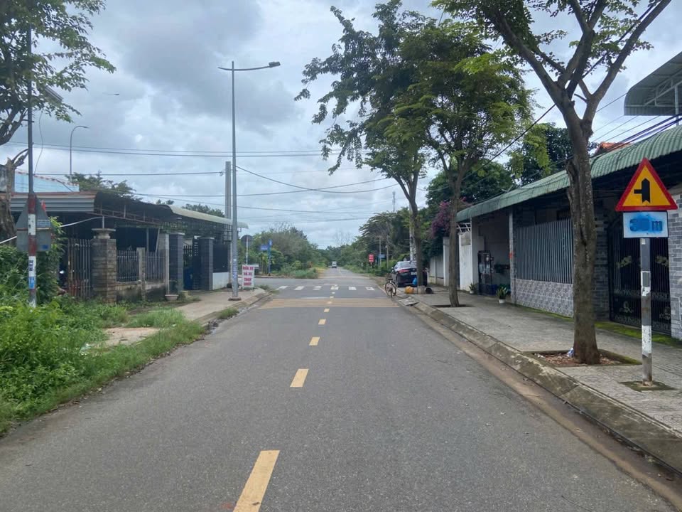 Đất thổ cư 250m² mặt tiền đường nhựa số 9, Long Phước, Bà Rịa - Vũng Tàu giá 3 tỷ - Cơ hội đầu tư tuyệt vời!