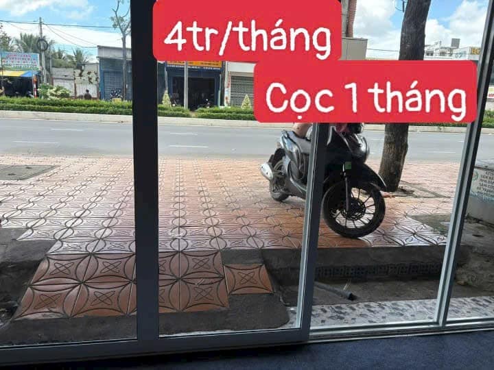 Mặt bằng vỉa hè cho thuê tại Nguyễn Văn Cừ, Ninh Kiều - Kinh doanh thuận lợi!