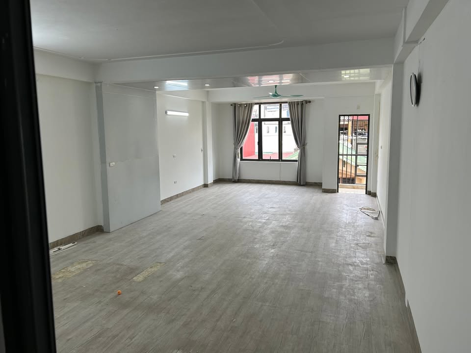 Văn phòng cho thuê tại Số 2, ngõ 115 Đường Chiến Thắng, 70m² - Thang máy hiện đại, thuận tiện làm việc!