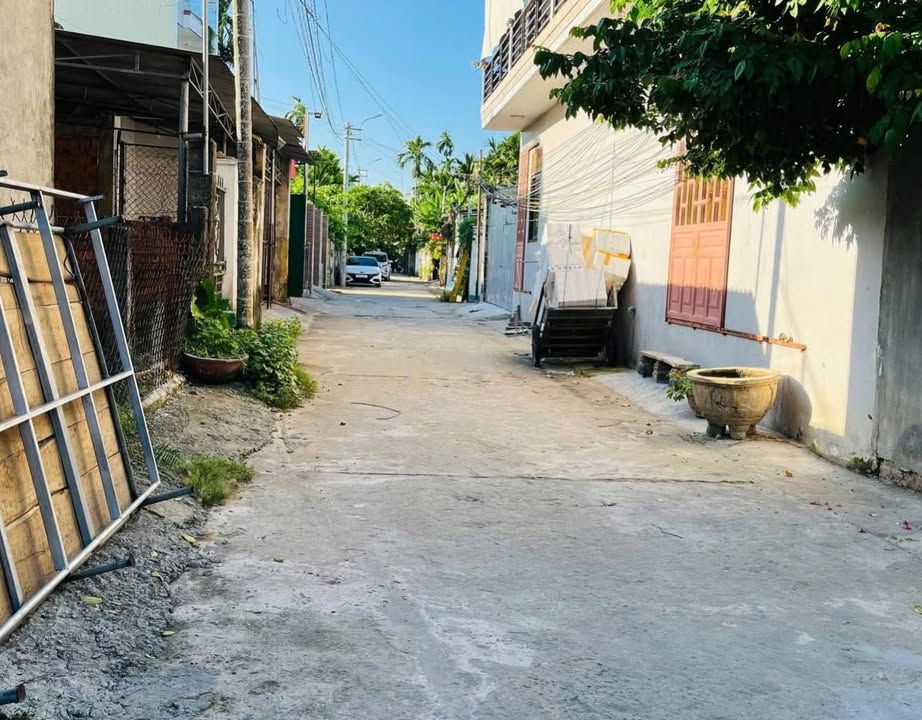 Nhà hẻm đường Trần Văn Trà, Quảng Ngãi 114m² giá 1.29 tỷ - Ô tô vào tận nơi!