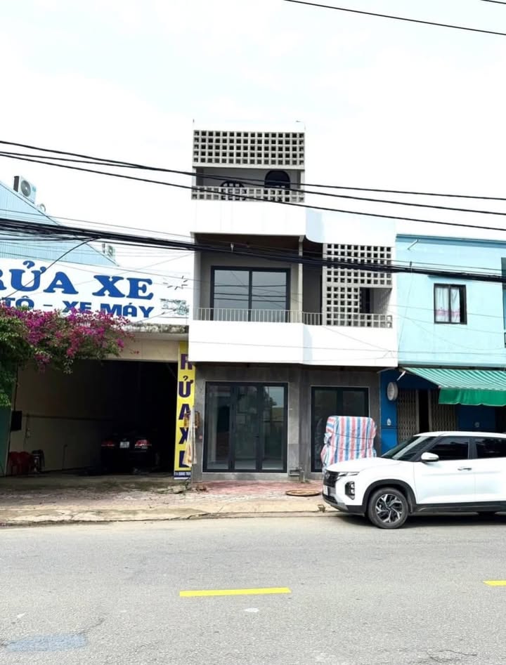 Nhà mặt tiền đường Quang Trung, phường Chánh Lộ, 40m², giá 3.8 tỷ - Kinh doanh sôi động!